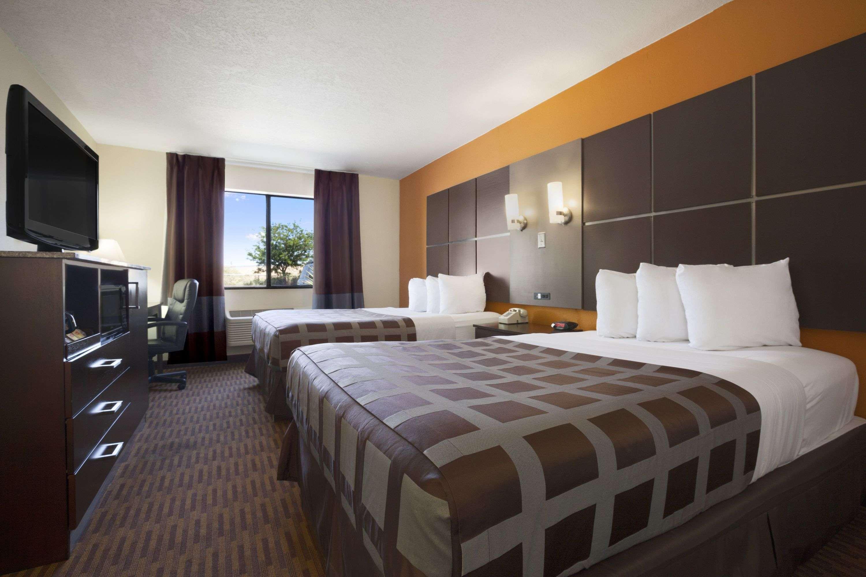 Days Inn By Wyndham Los Lunas Eksteriør billede