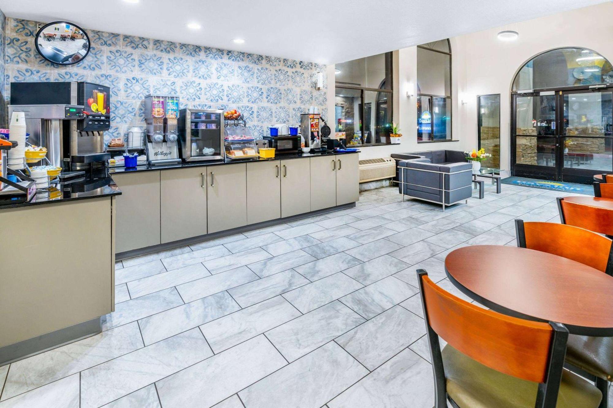Days Inn By Wyndham Los Lunas Eksteriør billede